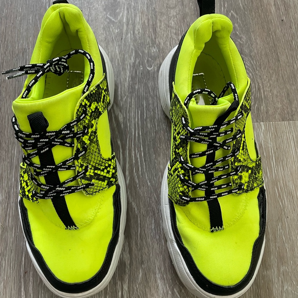 Lucky Step neon sneakers